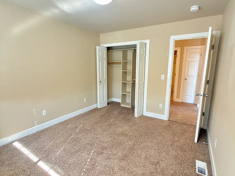 15913 Bridgeview Dr — Photo 19