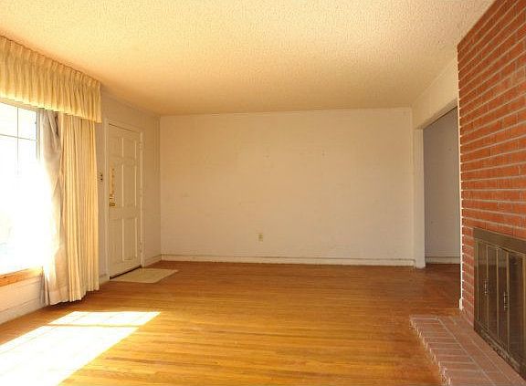 3rd image of 524 Macarthur Dr