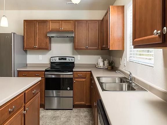 2nd image of 334 Saddlebrook Dr