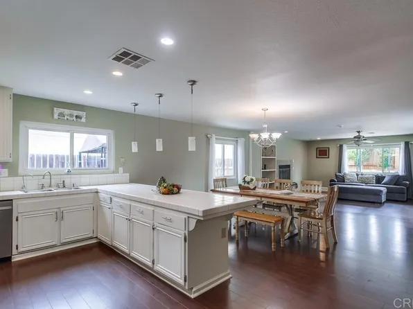 1322 Rain Forest Rd, Chula Vista, CA 91910