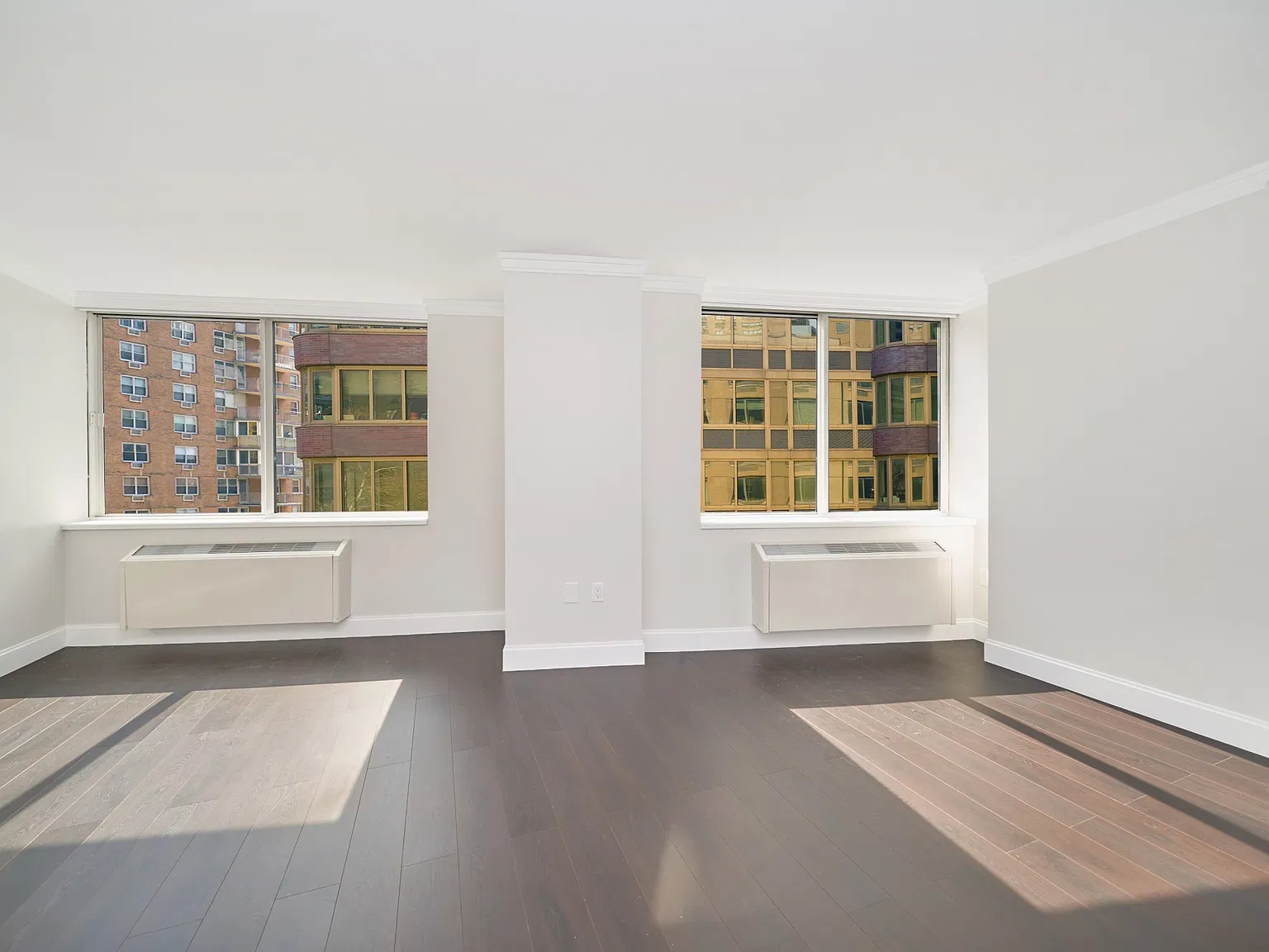 160 Riverside Boulevard — Photo 4