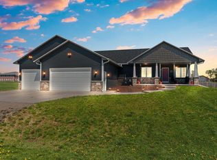 1020 Mill Pond Cir, Weyauwega, WI 54983