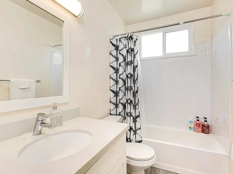303 N Oakland Ave — Photo 7