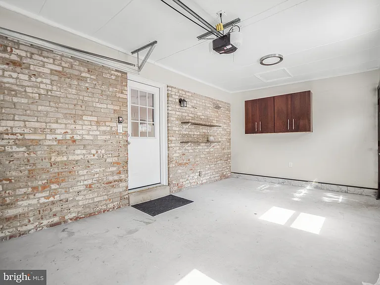 14204 Woodcrest Dr — Photo 38