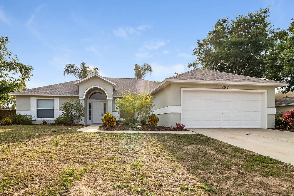 3 bed, 2.0 bath, 1860 sqft, $3,200 — Photo 1