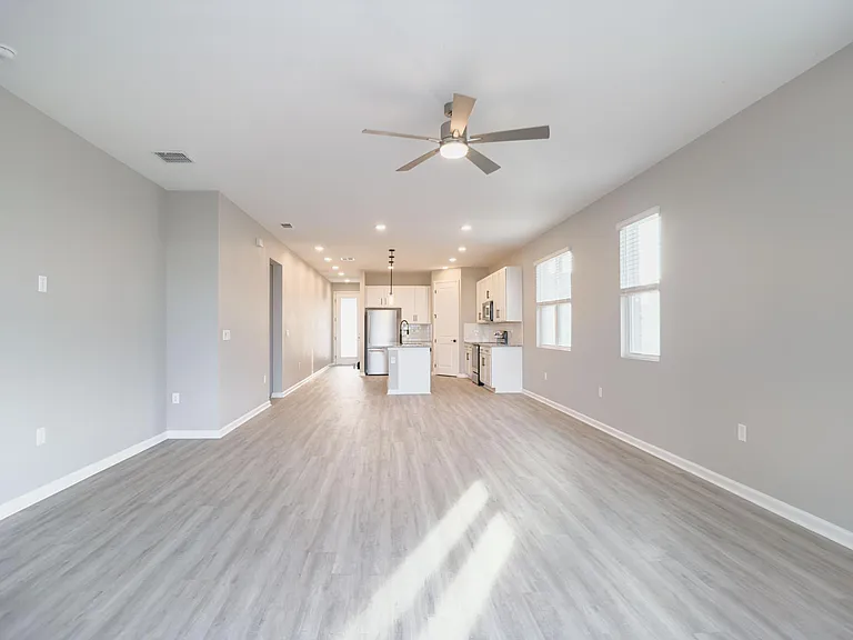 992 Griffon Ave — Photo 23