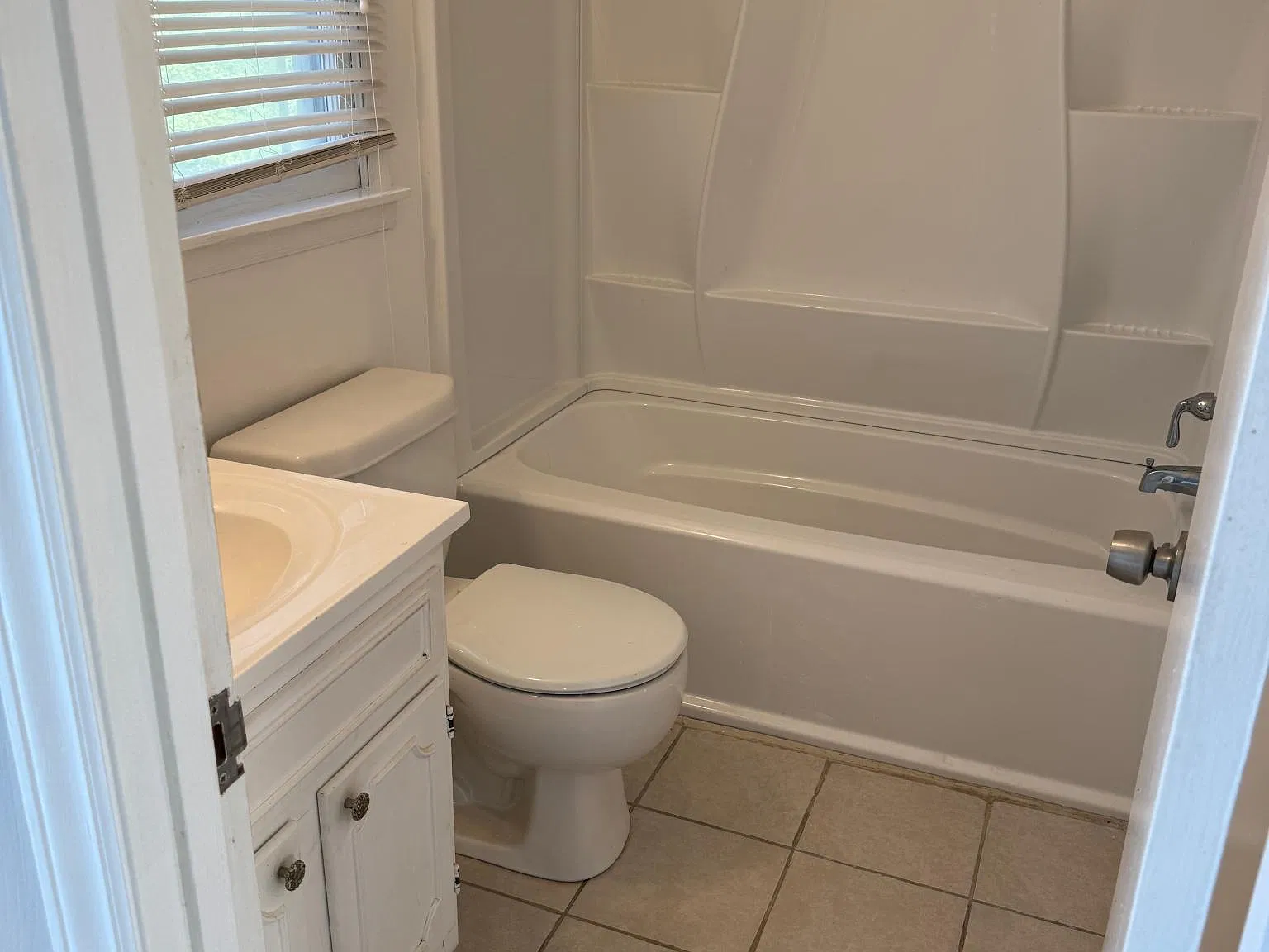 2 bed, 1400 sqft, $1,650 — Photo 4