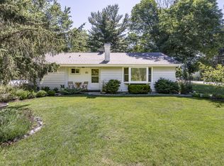 W294N5316 Merton Ave, Hartland, WI 53029