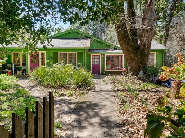 24 Grainger Ln, Santa Cruz, CA 95060