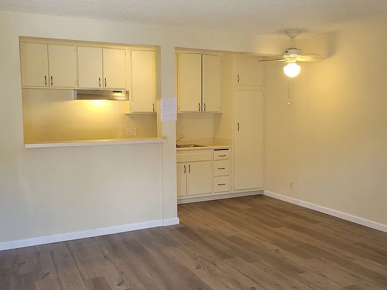 37 unit building close to CSUN! — Photo 15