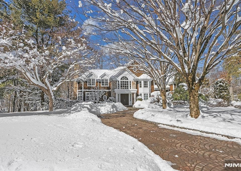 1st image of 19 Academy Ln