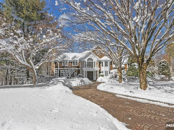 19 Academy Ln, Demarest, NJ 07627