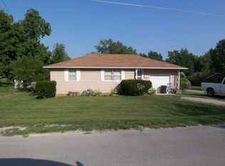 307 S High St, El Dorado Springs, MO 64744