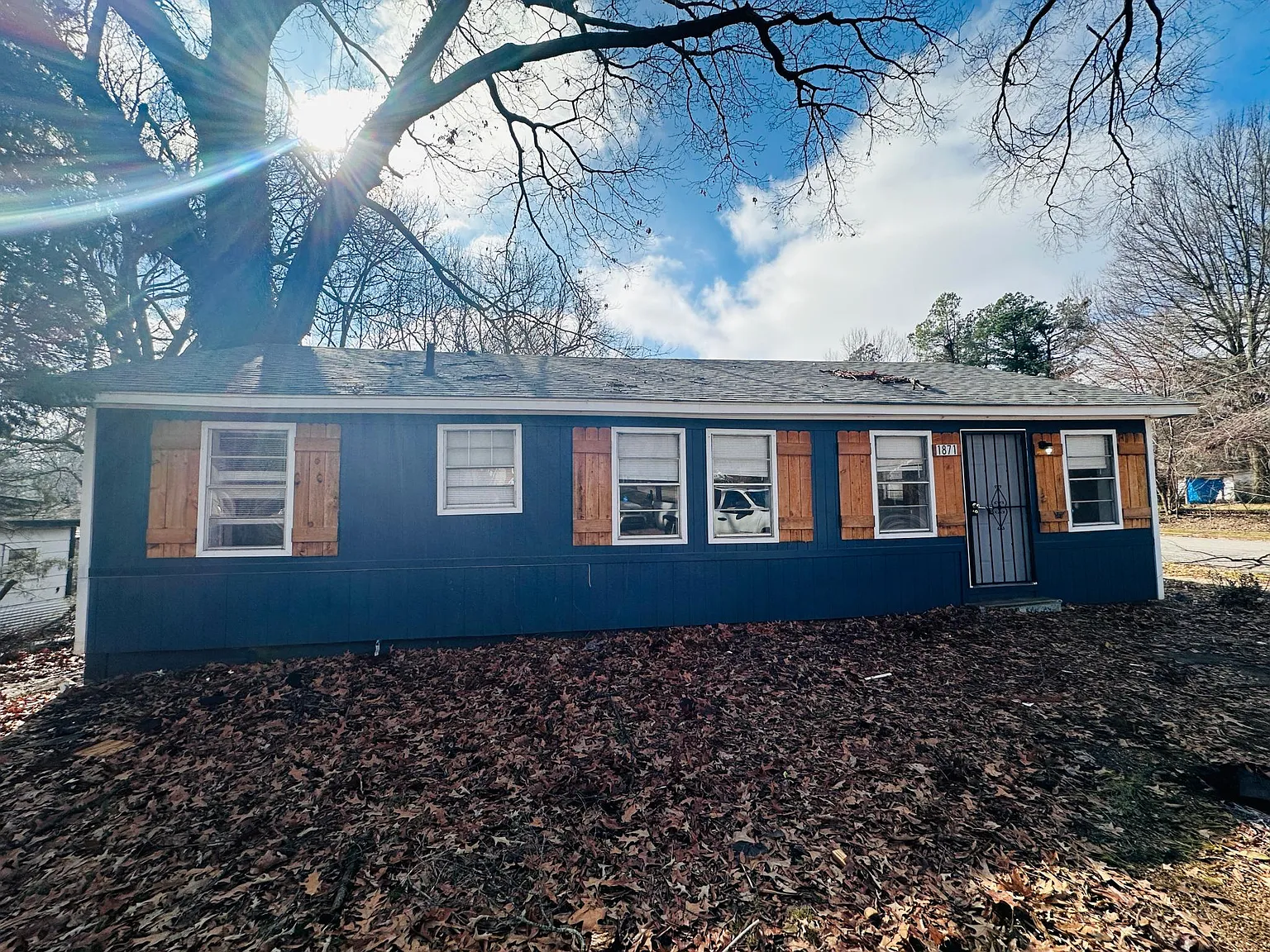 3 bed, 1000 sqft, $995 — Photo 1