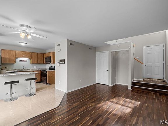 5th image of 14295 Riverfront Dr