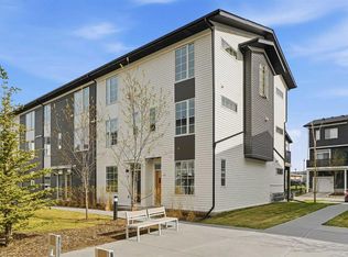 32 N Walgrove Cmn SE, Calgary, AB T2X4C2