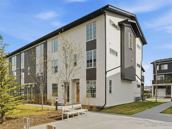 32 N Walgrove Cmn SE, Calgary, AB T2X 4C2