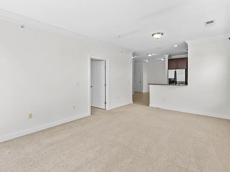 936 Perry St #304 — Photo 19