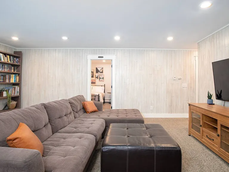 Terrace Dr — Photo 35
