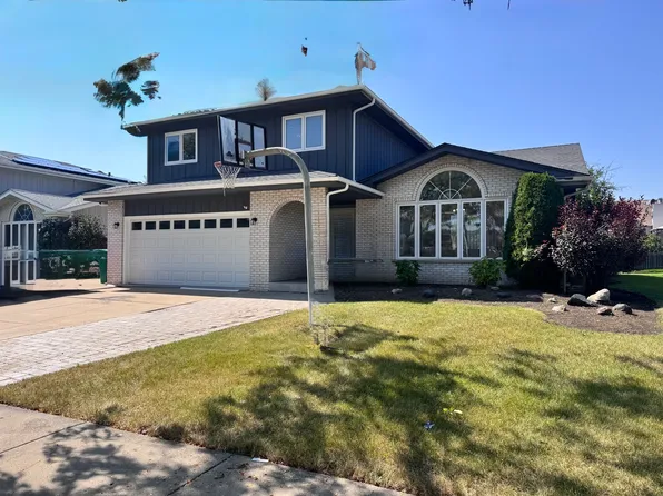 346 Wild Rose Ln, Romeoville, IL 60446