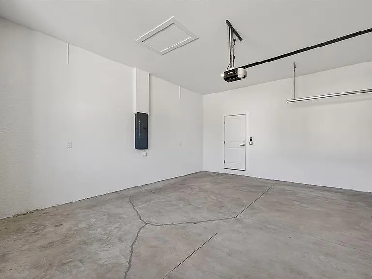 511 Sweetwater Dr — Photo 21