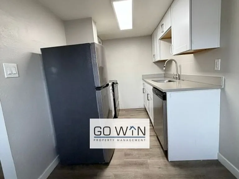 44 E Roanoke Ave — Photo 4