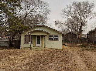 504 S Wall St, Shamrock, TX 79079