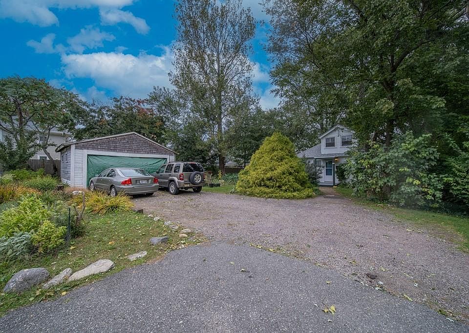 1124 Narragansett Blvd, Cranston, RI 02905 Zillow