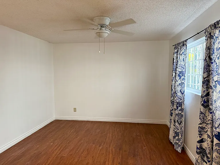 16615 S Denver Ave #2 — Photo 3