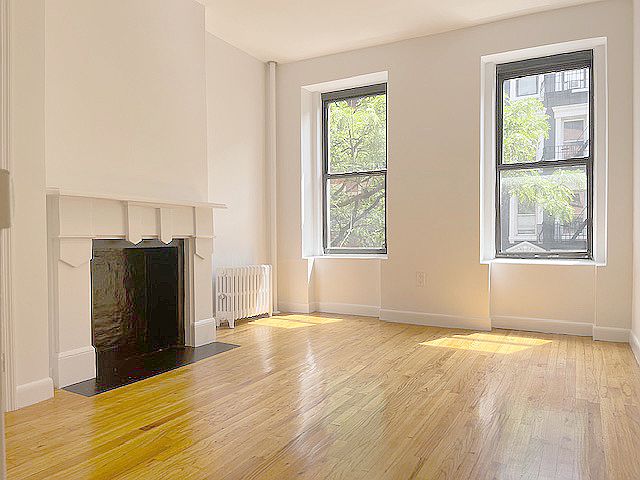 1st image of 363 W 51st St APT 3E