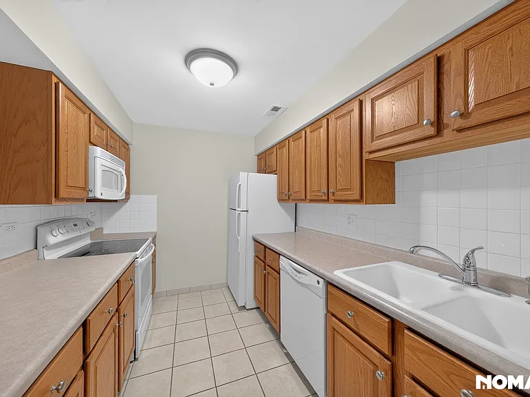1420 Stonebridge Cir #5N — Photo 14