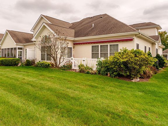 4th image of 100 Moor Dr