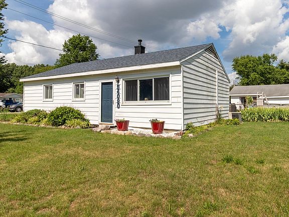3rd image of 54090 Southwood Dr