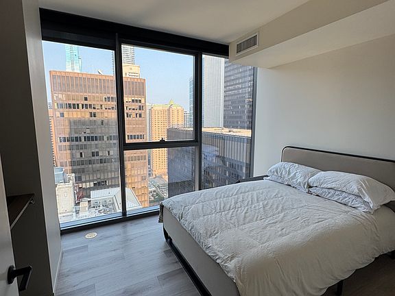 4th image of 80 E Wacker Pl #3306