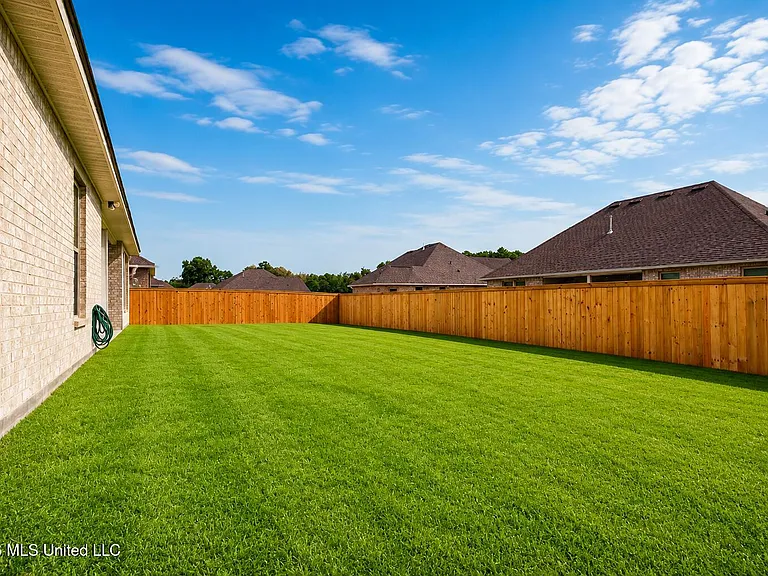 14248 Cygnet Cv — Photo 42