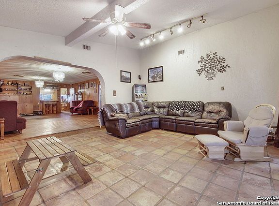 4th image of 622 Kampmann Blvd