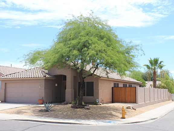 2nd image of 26405 N 43rd Pl