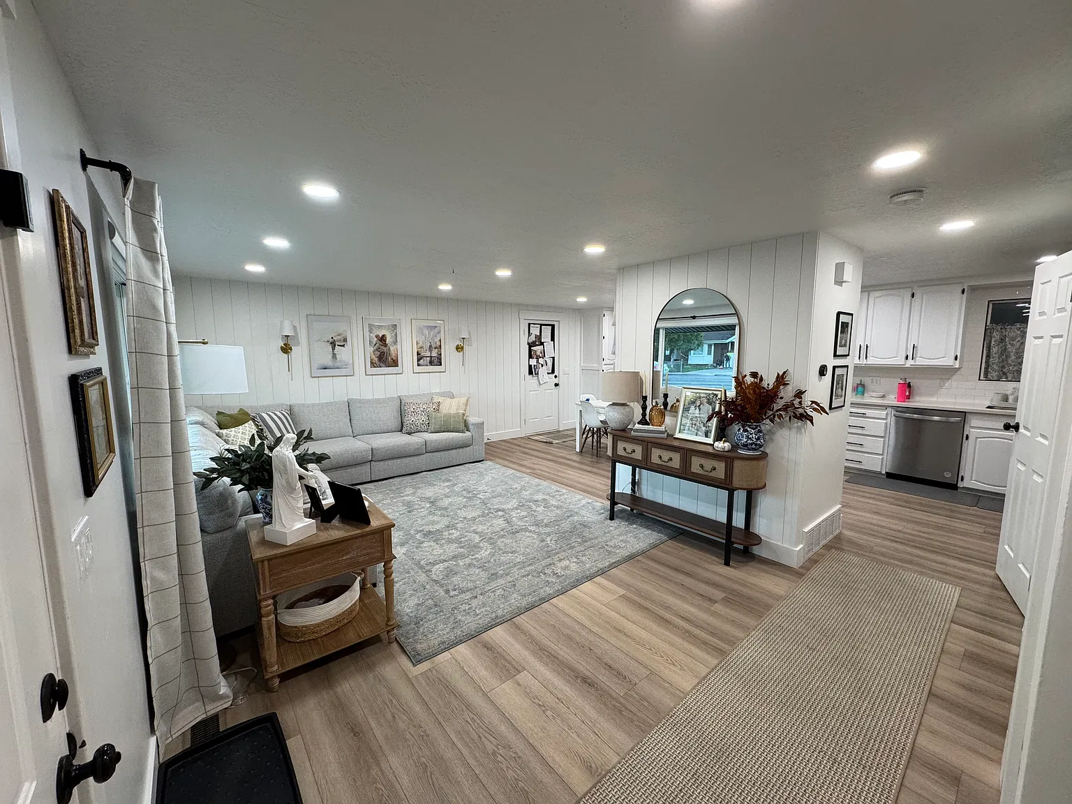 593 N 800 W — Photo 2