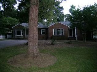 2832 Forestdale Dr, Burlington, NC 27215