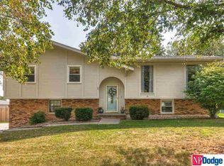 201 Fenwick Cir, Papillion, NE 68046