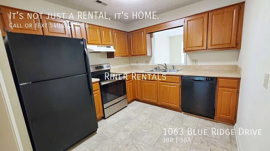 3 bed, 2.5 bath, 1554 sqft, $1,825 — Photo 4