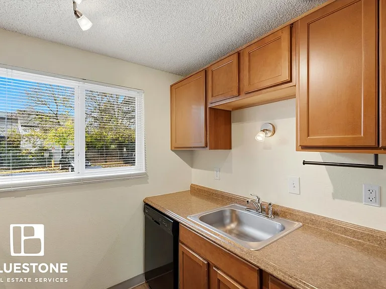 Birchcreek Apartments — Photo 31