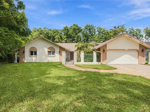 3066 Round Table LN, NAPLES, FL 34112