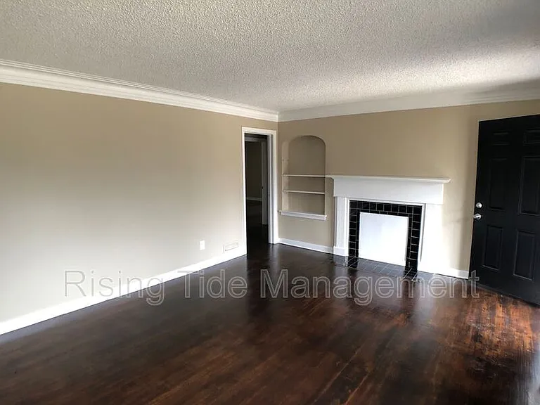 724 Self Dr — Photo 2