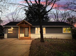 8211 Walnut St, Kansas City, MO 64114
