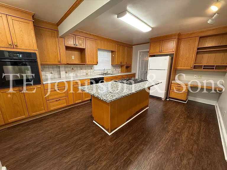 2722 Winslow Ln — Photo 17