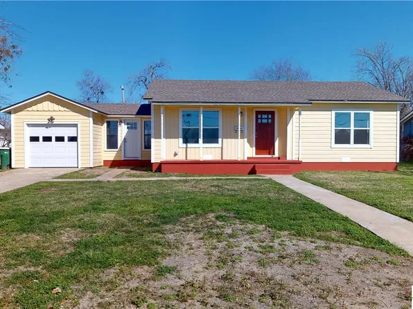 710 E Mesquite Ln, Victoria, TX 77901