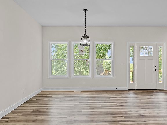 5th image of 1634 Senator Ln