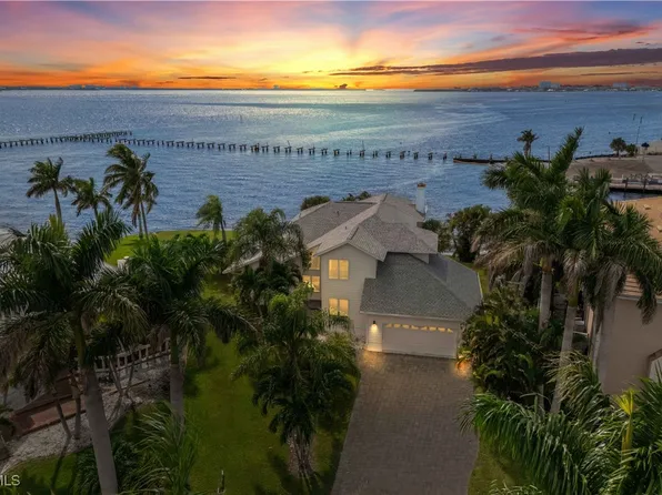 1202 Flamingo Dr, Cape Coral, FL 33904