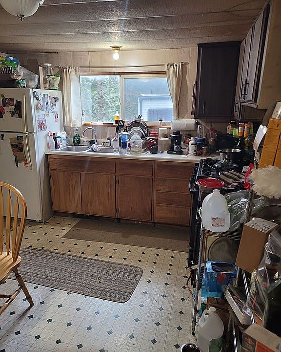 2nd image of 110 Penny Ln